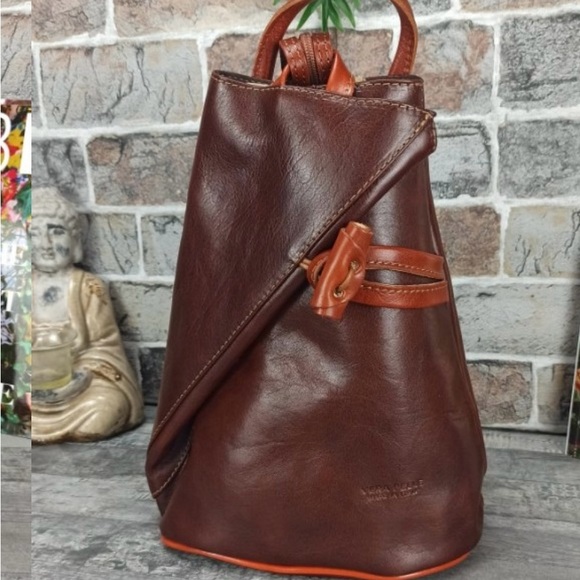 Vera Pelle leather backpack, handcrafted in Italy. - Picture 2 of 5